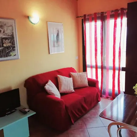 Lejlighed Confortevole Attico A Pochi Minuti Dal Mare Tergu